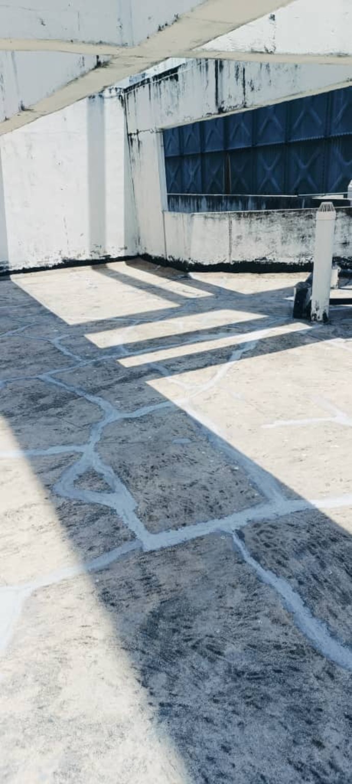 Flat concrete roof crack and joint repair